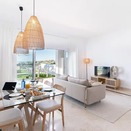 Apartamento Paradise- Getaway - Golf - - 6 Pools -sea Views 3702 Estepona
